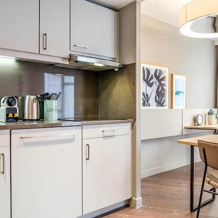 מלון דירות Adagio Paris Longchamp סורן