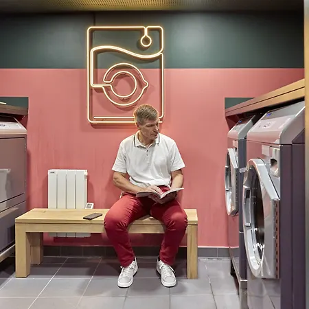 Adagio Paris Longchamp 4*