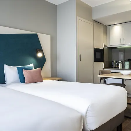 Adagio Paris Longchamp 4*