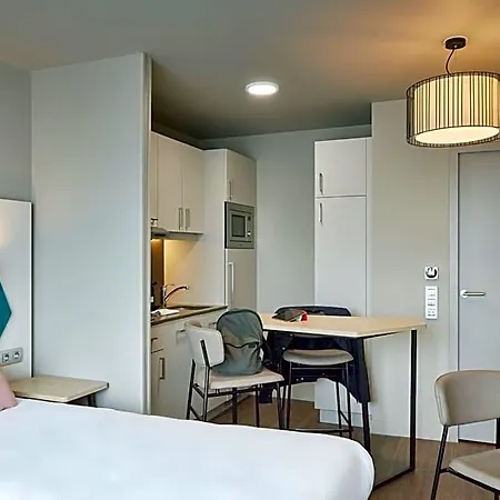 Adagio Paris Longchamp 4*